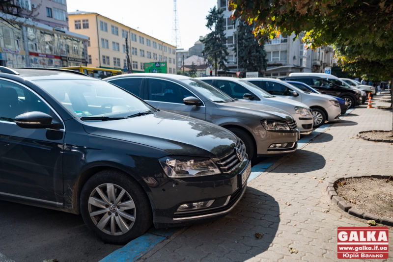 В Івано-Франківську запрацюють інспектори з паркування
