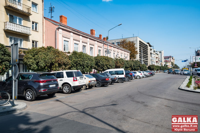 Найбільший оператор парковок Франківська розповів, скільки сплатив до міського бюджету