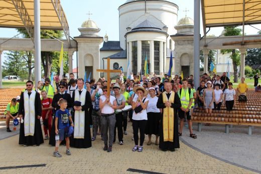 650 вірян з різних областей молилися за Україну у Гошеві