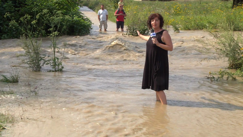 У селі на Коломийщині дорога перетворилася на бурхливу річку (ВІДЕО)