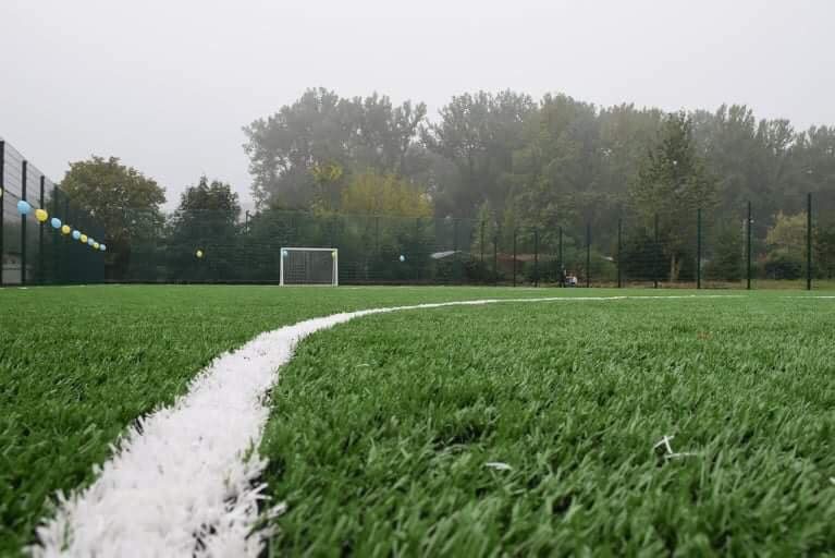 У франківській школі відкрили сучасне спортивне поле (ФОТО)