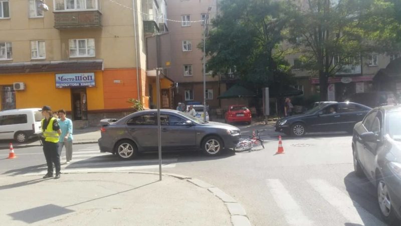 У Франківську п’яний водій збив велосипедиста на пішохідному переході (ФОТО)