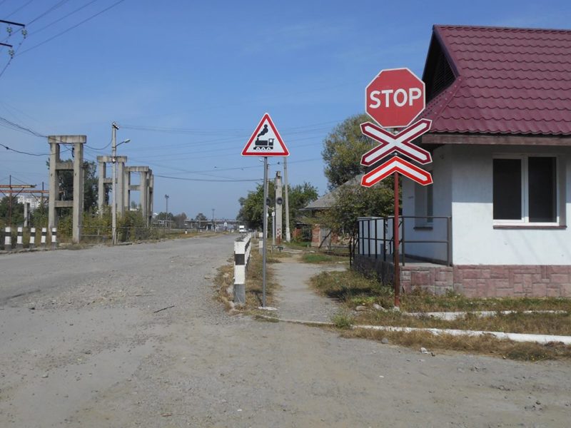 На кількох вулицях Франківська встановили нові дорожні знаки (ФОТО)