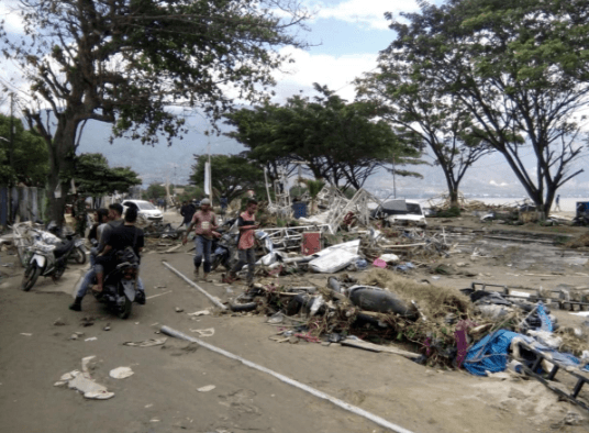 В Індонезії від землетрусу й цунамі загинуло більше 800 людей