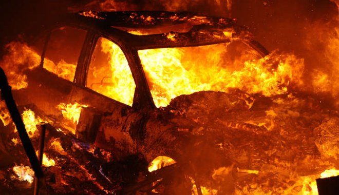 На Надвірнянщині, внаслідок пожежі у господарському комплексі, згорів «Volkswagen»