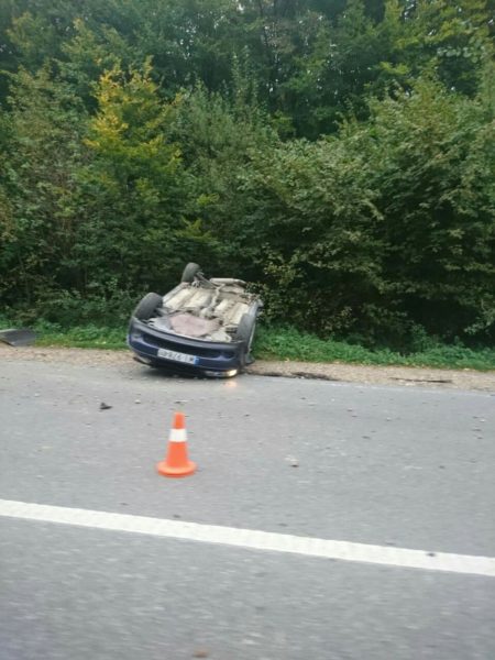 Під Галичем після ДТП перекинувся Опель (ФОТО, ВІДЕО)