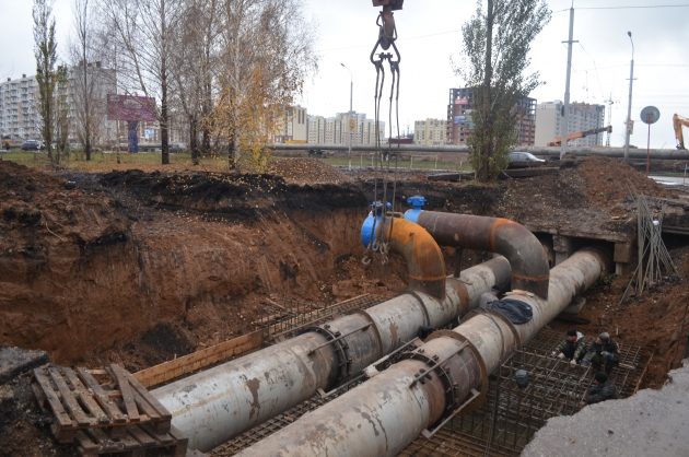 У Франківську рятувальники визволяли п’яного чоловіка з розритої траншеї