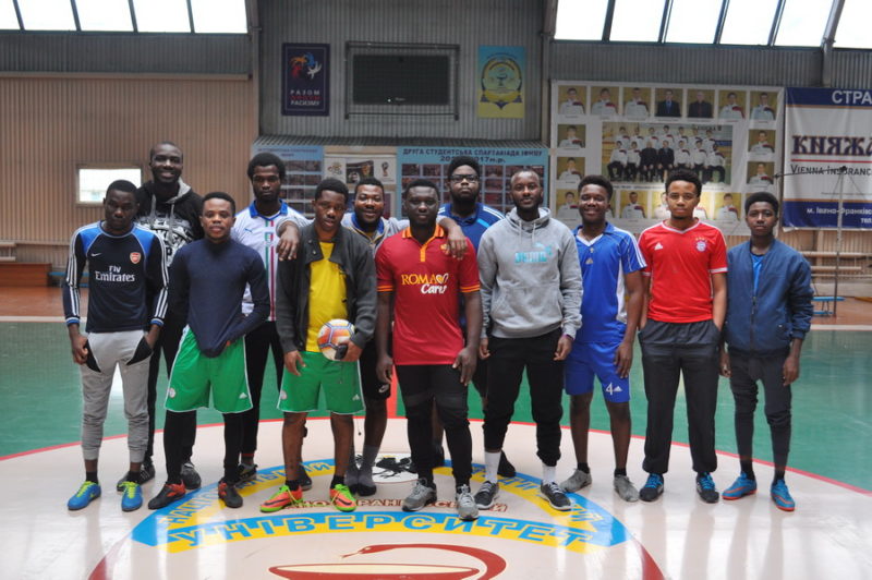 У Франківську студенти з Нігерії спортивними змаганнями відзначили День незалежності своєї країни (ФОТО)