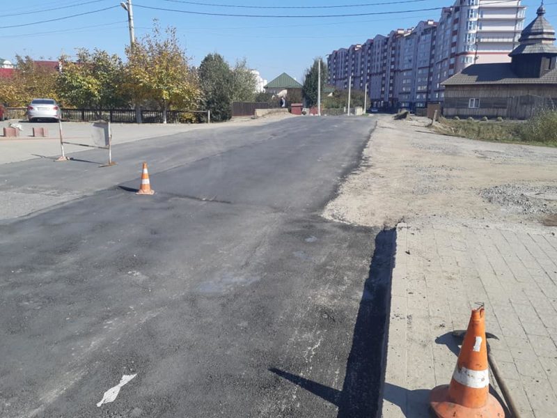 Дорожники оновили дорогу на виїзді з міста в напрямку Загвіздя (ФОТО)