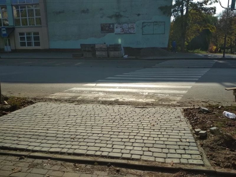 Безпечний пішохідний перехід облаштовують на Сахарова (ФОТО)
