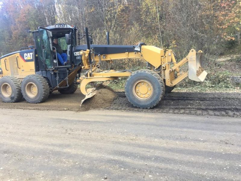 На Косівщині триває ремонт дороги регіонального значення (ФОТО)