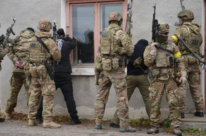 У Франківську СБУ знешкодила “диверсантів”, які планували здійснити низку підривів (ФОТО)