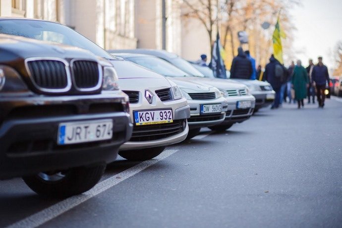 Нардепи посилили покарання за автомобілі на єврономерах