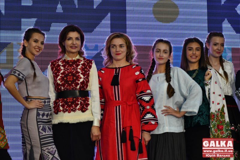 Перша леді України оцінила фестиваль етномоди в Івано-Франківську (ФОТО)