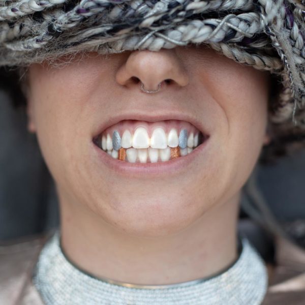 Американський бренд створив кольоровий лак для зубів (ФОТО)