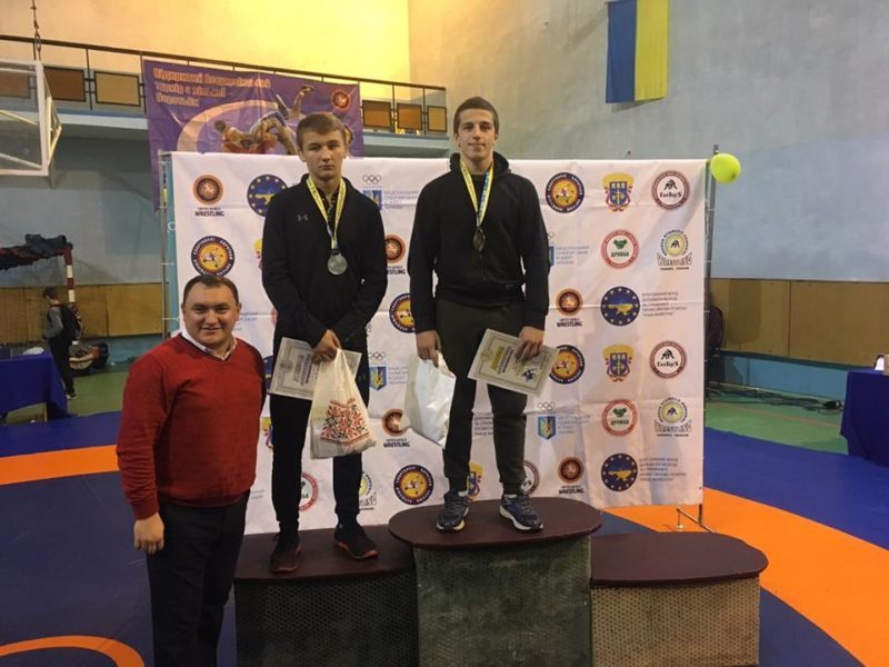 Прикарпатські спортсмени вибороли три нагороди на Всеукраїнському турнірі з вільної боротьби (ФОТО)