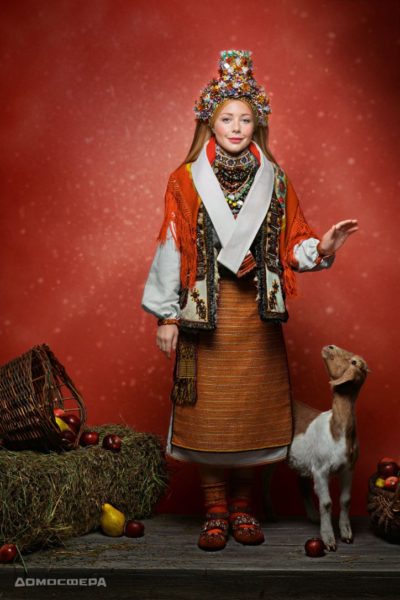 Тіна Кароль у традиційному українському вбранні знялася для благодійного календаря (ФОТО)