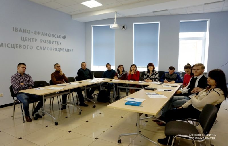 Представників прикарпатських ОТГ навчали використовувати стратегічні комунікації (ФОТО)