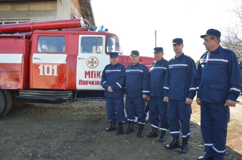 Підрозділ пожежної команди запрацював у селі на Снятинщині (ФОТО)