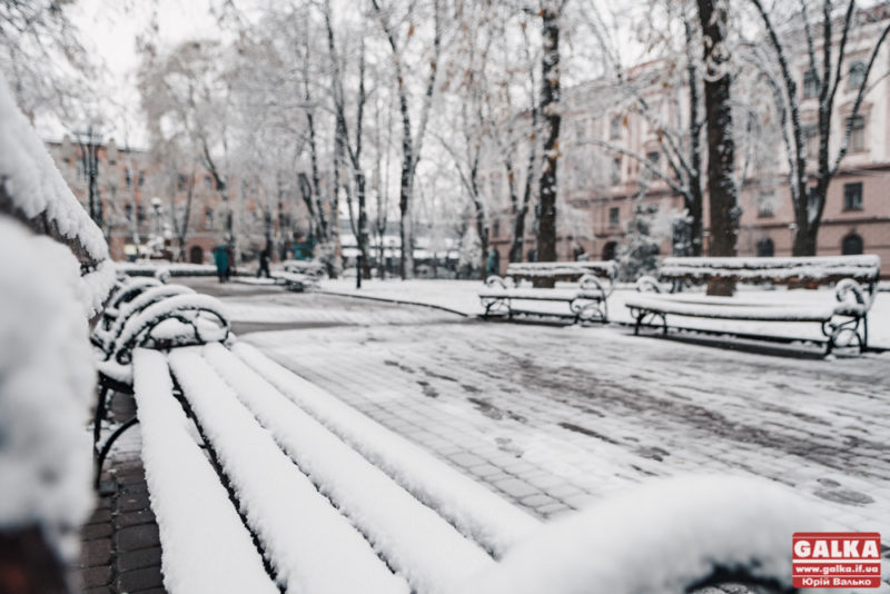 На Прикарпаття йде справжня зима: прогнозують сніг і хуртовини
