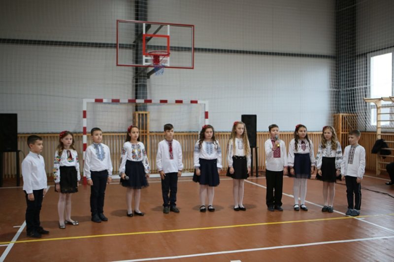У сільській школі на Тисмениччині відкрили новий спортзал (ФОТО)