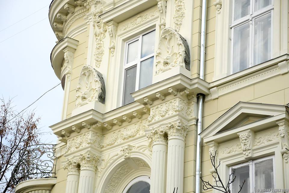 На вулиці Шевченка планують відреставрувати всі старовинні двері та фасади будівель (ФОТО)
