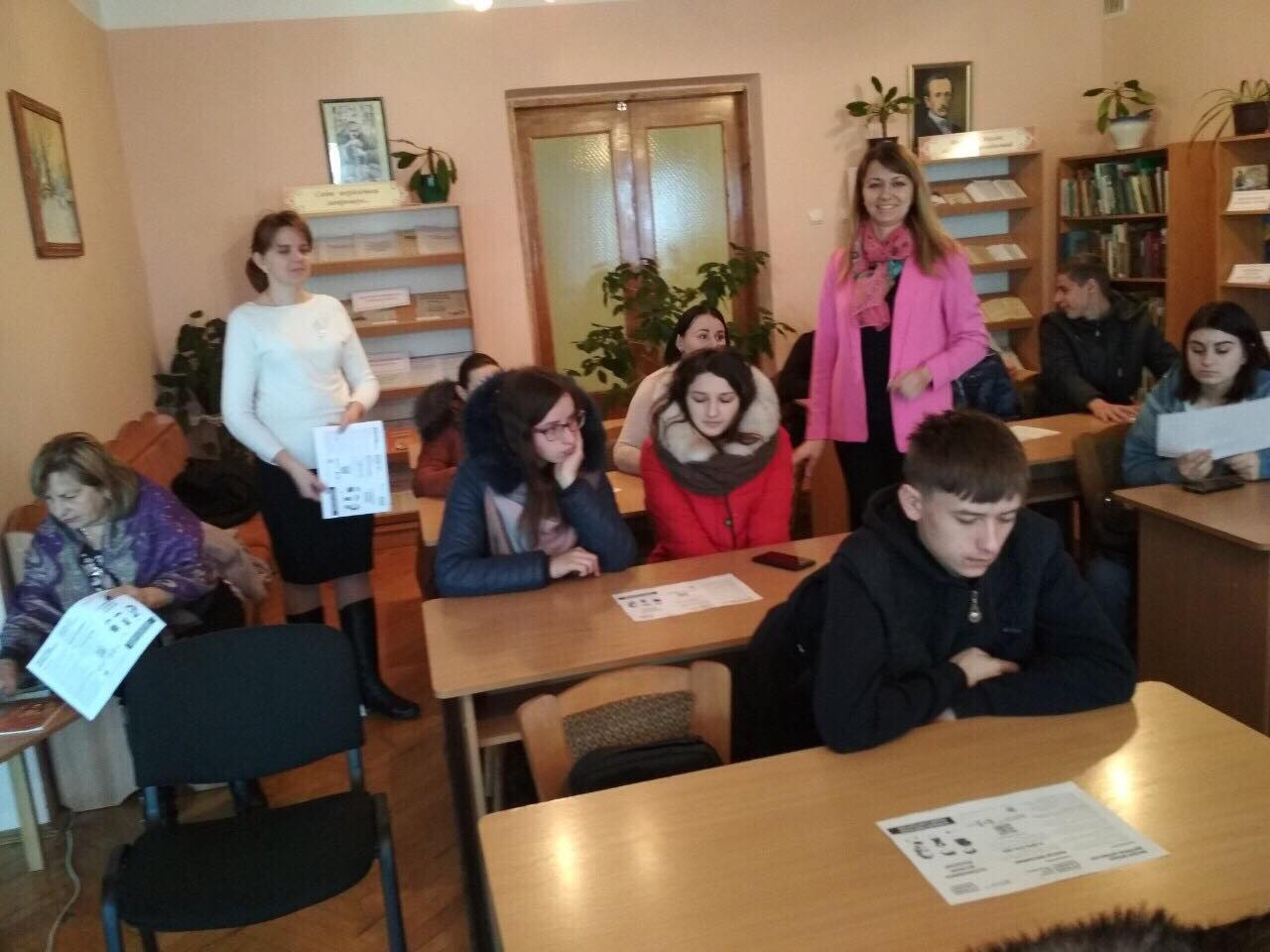 На Прикарпатті підтримали всеукраїнську акцію “16 днів без насильства” (ФОТО)